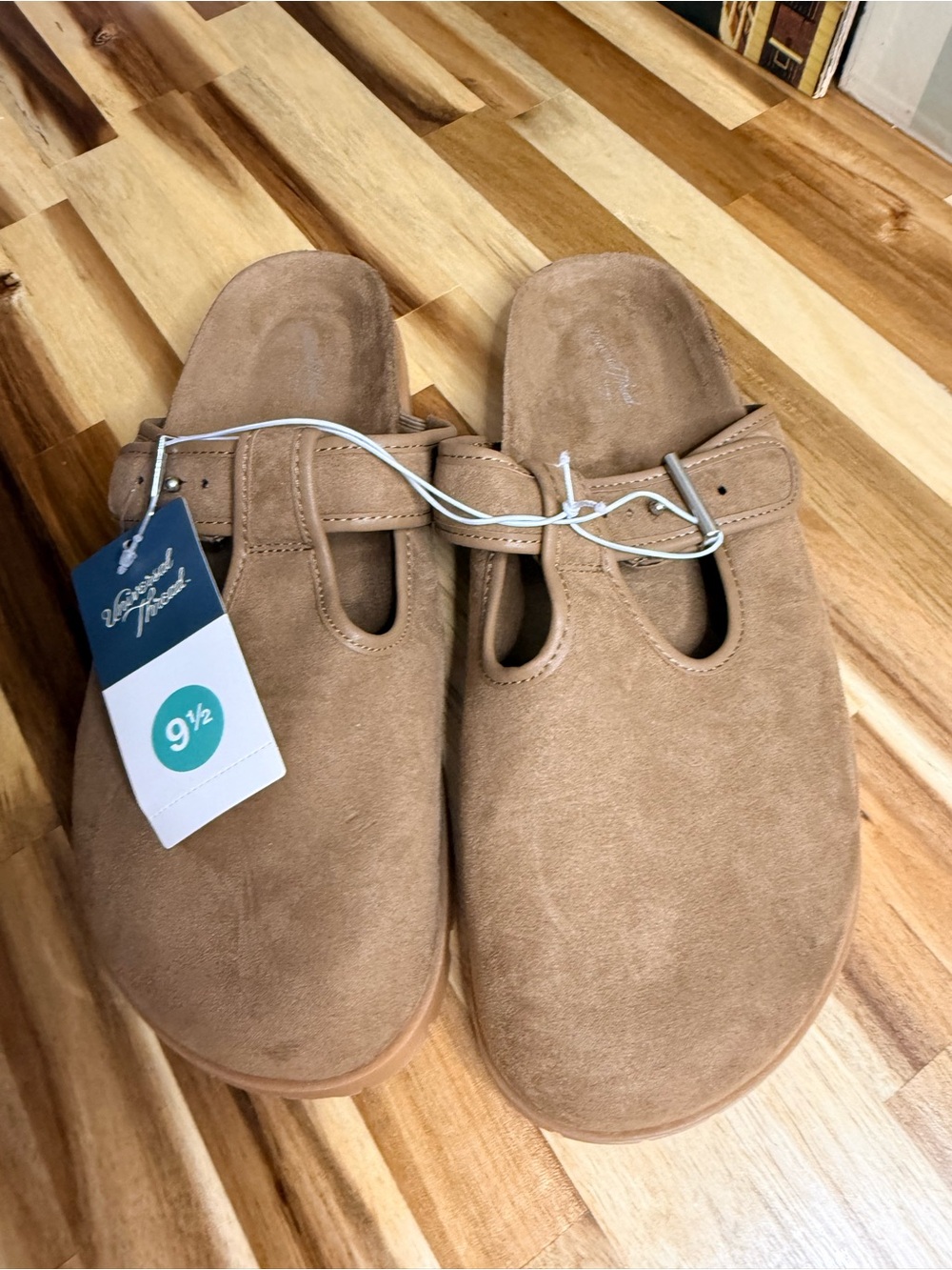 NWT universal threads mule or clogged western Collegiate fall flannel cozy.